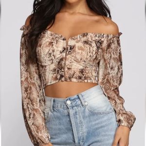 Cropped blouse snakeskin print
